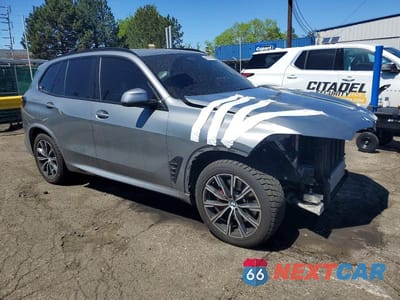 Czwarte zdjęcie samochodu z boku: 2024 BMW X5 XDRIVE40I VIN:5UX23EU0XR9V75947 - miniatura