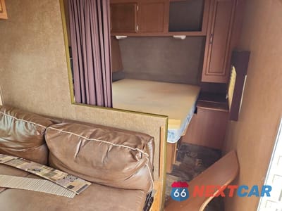 Piąte zdjęcie samochodu w środku: 2014 STARCRAFT AUTUMRIDGE CAMPER VIN:1SABS0BN2D28B5182 - miniatura