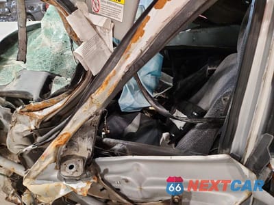 Zdjęcie 7 z 11 samochodu: 2000 HONDA CR-V EX VIN:JHLRD1760YC017552 - miniatura