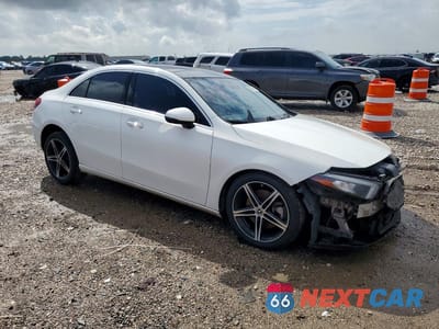 Czwarte zdjęcie samochodu z boku: 2019 MERCEDES-BENZ A 220 VIN:WDD3G4EB6KW000620 - miniatura