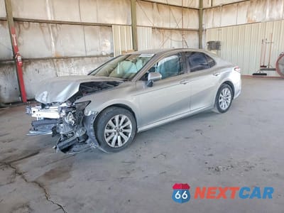 2020 TOYOTA CAMRY LE 4T1C11AK0LU365321 - główne zdjęcie licytacji z USA - miniatura