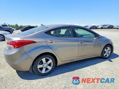 Trzecie zdjęcie samochodu z tyłu: 2013 HYUNDAI ELANTRA GLS VIN:5NPDH4AE5DH247678 - miniatura