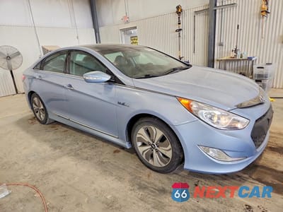 Czwarte zdjęcie samochodu z boku: 2015 HYUNDAI SONATA HYBRID LIMITED VIN:KMHEC4A45FA136371 - miniatura
