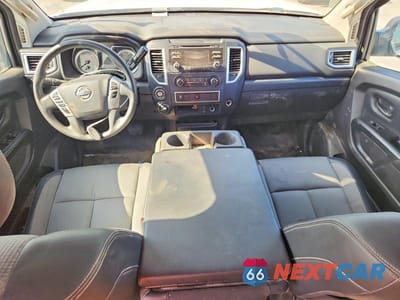 Zdjęcie 8 z 12 samochodu: 2017 NISSAN TITAN XD S VIN:1N6BA1F34HN547684 - miniatura