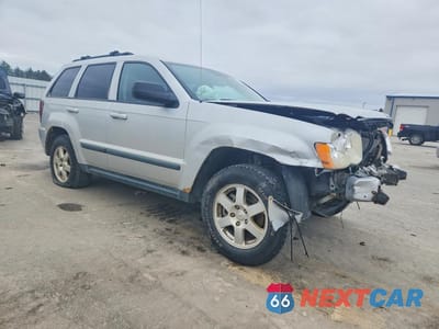 Czwarte zdjęcie samochodu z boku: 2009 JEEP GRAND CHEROKEE LAREDO VIN:1J8GR48K29C512879 - miniatura