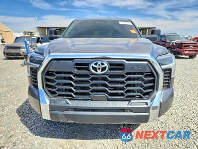 Piąte zdjęcie samochodu w środku: 2023 TOYOTA TUNDRA VIN:5TFLA5DB4PX124129 - miniatura