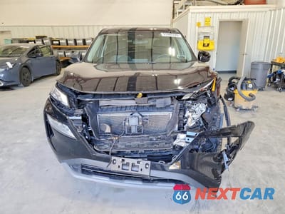 Piąte zdjęcie samochodu w środku: 2021 NISSAN ROGUE SV VIN:5N1AT3BB9MC676183 - miniatura