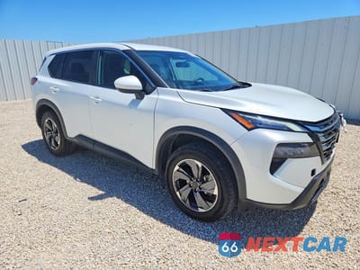 Czwarte zdjęcie samochodu z boku: 2024 NISSAN ROGUE SV VIN:5N1BT3BA8RC699120 - miniatura