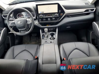 Zdjęcie 8 z 14 samochodu: 2025 TOYOTA HIGHLANDER XLE VIN:5TDKDRBH9SS591451 - miniatura
