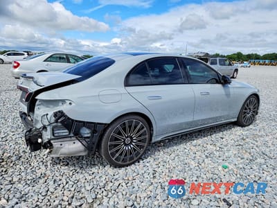 Trzecie zdjęcie samochodu z tyłu: 2024 MERCEDES-BENZ E 350 4MATIC VIN:W1KLF4HB3RA061428 - miniatura