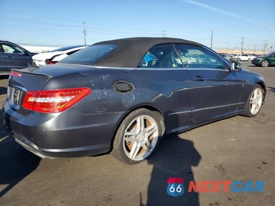 Trzecie zdjęcie samochodu z tyłu: 2011 MERCEDES-BENZ E 550 VIN:WDDKK7CF4BF097219 - miniatura