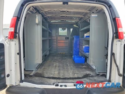 Zdjęcie 10 z 13 samochodu: 2024 CHEV EXPRESS G2500 VIN:1GCWGAF79R1188945 - miniatura