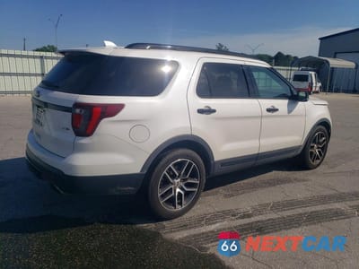 Trzecie zdjęcie samochodu z tyłu: 2016 FORD EXPLORER SPORT VIN:1FM5K8GT9GGB31858 - miniatura