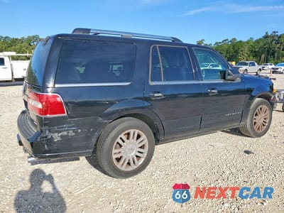 Trzecie zdjęcie samochodu z tyłu: 2008 LINCOLN NAVIGATOR VIN:5LMFU27568LJ13868 - miniatura