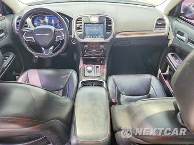 Zdjęcie 8 z 12 samochodu: 2019 CHRYSLER 300 LIMITED VIN:2C3CCAEG8KH631341 - miniatura