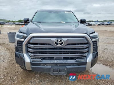 Piąte zdjęcie samochodu w środku: 2024 TOYOTA TUNDRA CREWMAX LIMITED VIN:5TFJA5DB9RX165625 - miniatura