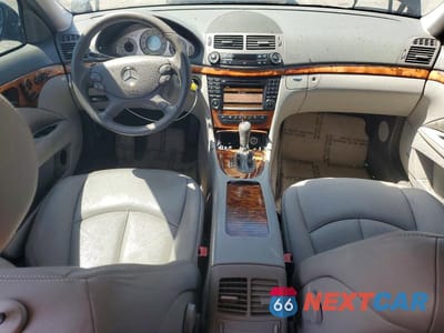 Zdjęcie 8 z 13 samochodu: 2009 MERCEDES-BENZ E 350 VIN:WDBUF56X59B366649 - miniatura