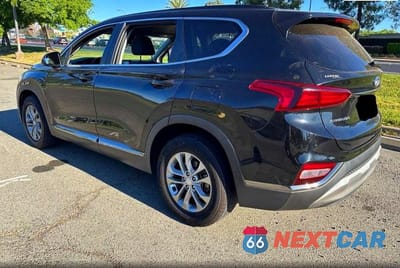 Trzecie zdjęcie samochodu z tyłu: 2019 HYUNDAI SANTA FE SE 2.4L VIN:5NMS23AD8KH082116 - miniatura