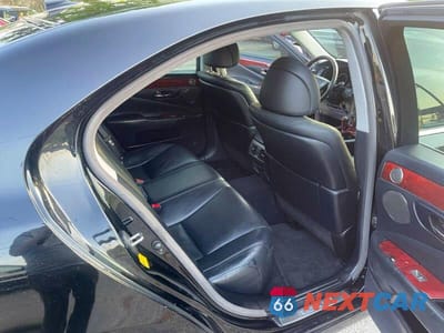 Zdjęcie 6 z 10 samochodu: 2007 LEXUS LS 460 VIN:JTHBL46FX75044439 - miniatura