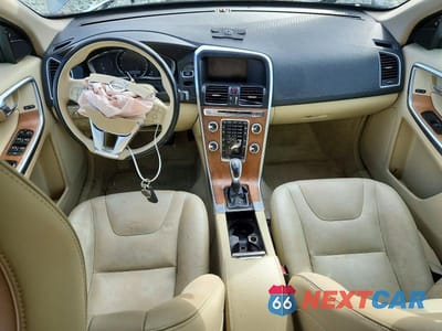 Zdjęcie 8 z 13 samochodu: 2016 VOLVO XC60 T5 PREMIER VIN:YV4612RK9G2815655 - miniatura