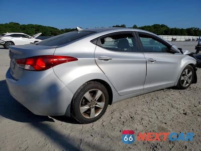 Trzecie zdjęcie samochodu z tyłu: 2013 HYUNDAI ELANTRA GLS VIN:5NPDH4AE3DH288990 - miniatura