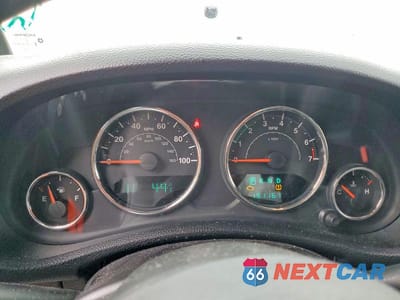 Zdjęcie 9 z 11 samochodu: 2013 JEEP WRANGLER UNLIMITED SAHARA VIN:1C4HJWEG8DL571605 - miniatura