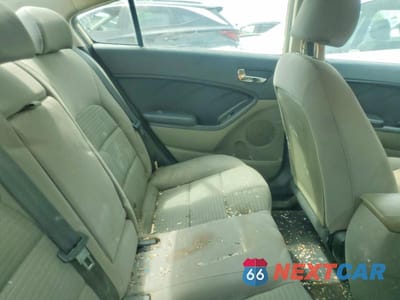 Zdjęcie 10 z 12 samochodu: 2015 KIA FORTE LX VIN:KNAFX4A66F5311523 - miniatura