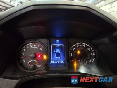 Zdjęcie 9 z 12 samochodu: 2018 TOYOTA TACOMA SR VIN:5TFSX5EN0JX059984 - miniatura