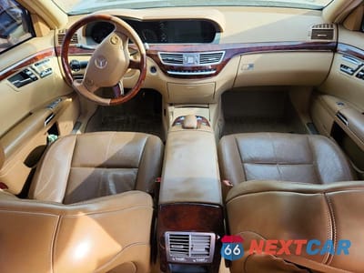 Zdjęcie 8 z 12 samochodu: 2007 MERCEDES-BENZ S 550 VIN:WDDNG71XX7A135504 - miniatura