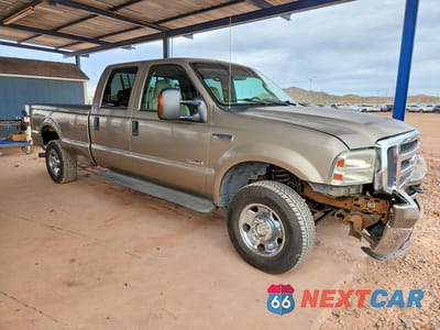 Czwarte zdjęcie samochodu z boku: 2005 FORD F250 SUPER DUTY VIN:1FTSW21P55EA27770 - miniatura