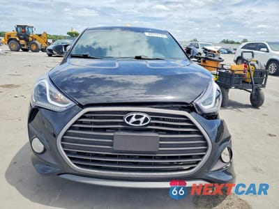 Piąte zdjęcie samochodu w środku: 2017 HYUNDAI VELOSTER TURBO VIN:KMHTC6AE0HU309565 - miniatura