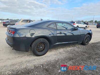 Trzecie zdjęcie samochodu z tyłu: 2013 CHEVROLET CAMARO LS VIN:2G1FA1E30D9130137 - miniatura