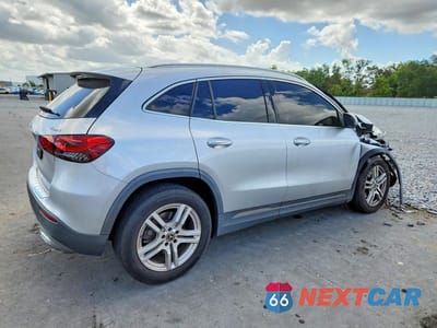 Trzecie zdjęcie samochodu z tyłu: 2021 MERCEDES-BENZ GLA 250 4MATIC VIN:W1N4N4HBXMJ157429 - miniatura