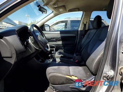 Zdjęcie 7 z 12 samochodu: 2014 MITSUBISHI OUTLANDER SE VIN:JA4AZ3A37EZ015516 - miniatura