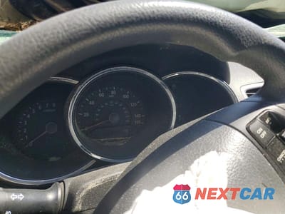 Zdjęcie 9 z 11 samochodu: 2011 KIA SORENTO LX VIN:5XYKT4A18BG143077 - miniatura