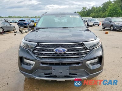 Piąte zdjęcie samochodu w środku: 2021 FORD EXPLORER XLT VIN:1FMSK7DH4MGB67109 - miniatura