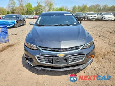 Piąte zdjęcie samochodu w środku: 2018 CHEVROLET MALIBU LT VIN:1G1ZD5ST5JF186612 - miniatura