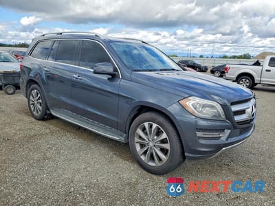 Czwarte zdjęcie samochodu z boku: 2013 MERCEDES-BENZ GL 450 4MATIC VIN:4JGDF7CE3DA198875 - miniatura