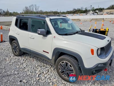 Czwarte zdjęcie samochodu z boku: 2015 JEEP RENEGADE TRAILHAWK VIN:ZACCJBCTXFPC31826 - miniatura