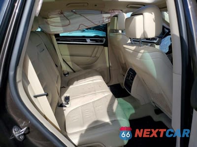 Zdjęcie 10 z 13 samochodu: 2016 VOLKSWAGEN TOUAREG TDI VIN:WVGEP9BP9GD003090 - miniatura