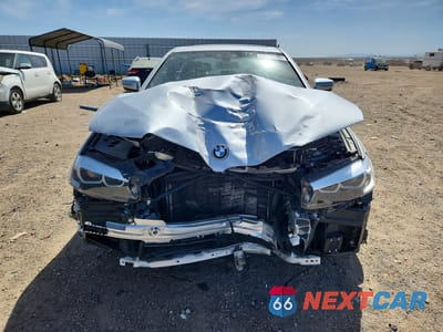 Piąte zdjęcie samochodu w środku: 2019 BMW 530E VIN:WBAJA9C56KB389101 - miniatura