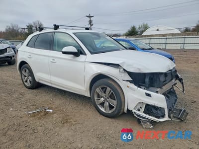 Czwarte zdjęcie samochodu z boku: 2018 AUDI Q5 PREMIUM VIN:WA1ANAFY8J2137440 - miniatura