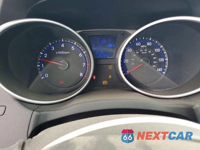 Zdjęcie 9 z 12 samochodu: 2015 HYUNDAI TUCSON GLS VIN:KM8JT3AF1FU992064 - miniatura
