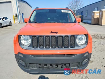 Piąte zdjęcie samochodu w środku: 2017 JEEP RENEGADE LATITUDE VIN:ZACCJBBB3HPG08248 - miniatura