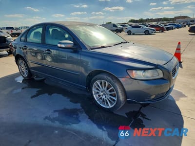 Czwarte zdjęcie samochodu z boku: 2010 VOLVO S40 2.4I VIN:YV1382MS7A2509919 - miniatura