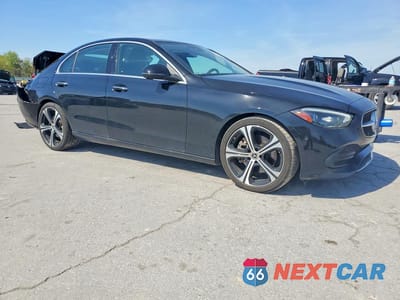 Czwarte zdjęcie samochodu z boku: 2023 MERCEDES-BENZ C 300 VIN:W1KAF4GB1PR125859 - miniatura
