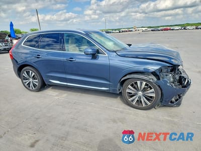 Czwarte zdjęcie samochodu z boku: 2022 VOLVO XC60 B6 INSCRIPTION VIN:YV4062RL2N1049982 - miniatura