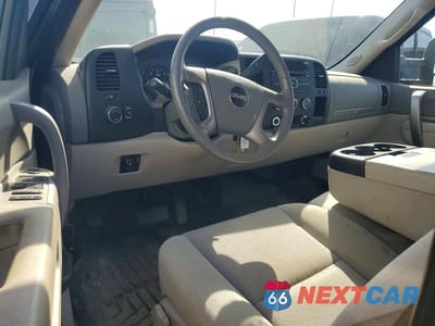 Zdjęcie 8 z 13 samochodu: 2011 GMC SIERRA K2500 SLE VIN:1GT220CG9BZ384435 - miniatura