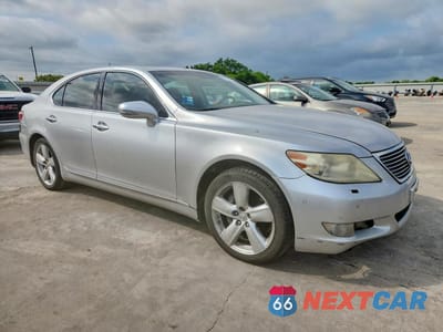 Czwarte zdjęcie samochodu z boku: 2011 LEXUS LS 460 VIN:JTHBL5EF0B5107225 - miniatura