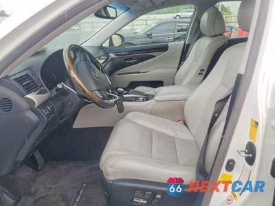 Zdjęcie 7 z 12 samochodu: 2013 LEXUS LS 460 VIN:JTHBL5EF7D5116281 - miniatura